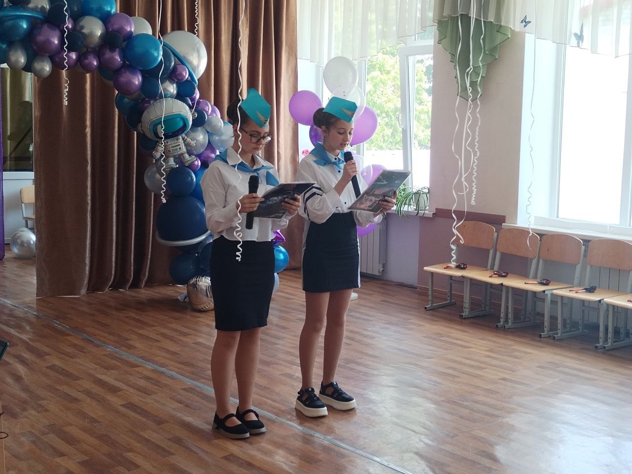 Космический выпускной начальной школы!.